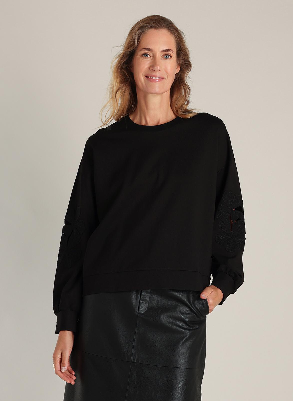 YEST Donella Tops Black