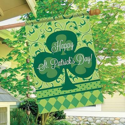 Gartendekoration mit Kleeblatt für den St. Patrick's Day im irischen Stil – ideal für Terrasse, Garten und Rasen.