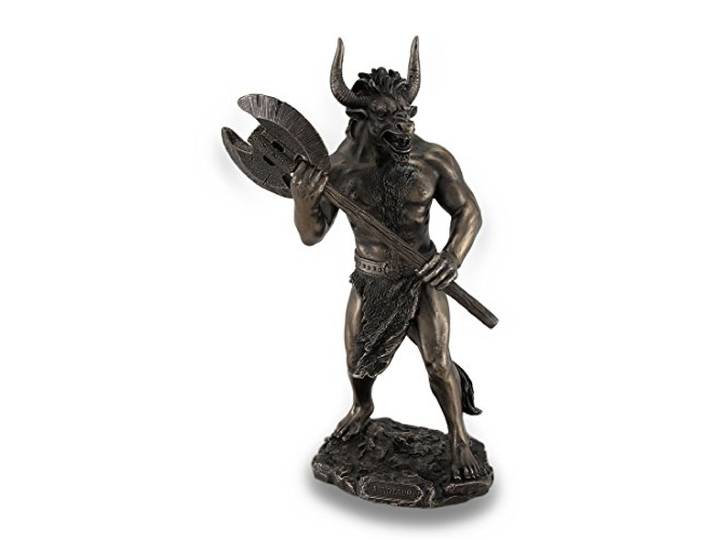 Bronzen afgewerkte Minotaur met Labrys standbeeld Griekse Mythologie