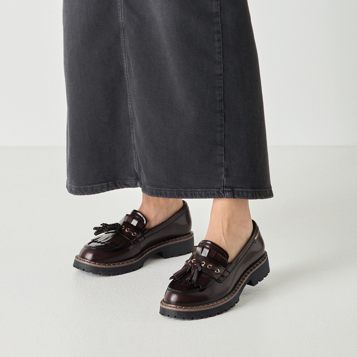 Loafer TAMARIS, Damen, Gr. 39, Synthetik Textil, braun (mokka), Lederimitat, unifarben, Schuhe Loafer, Halbschuh, Loafer, Businessschuh mit modischen Quasten und Durchzügen