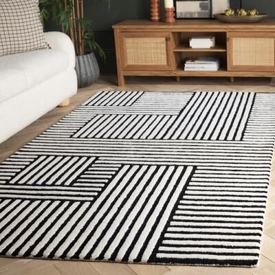 SAFAVIEH Handmade Chatham Trajka Geometric Wool Rug