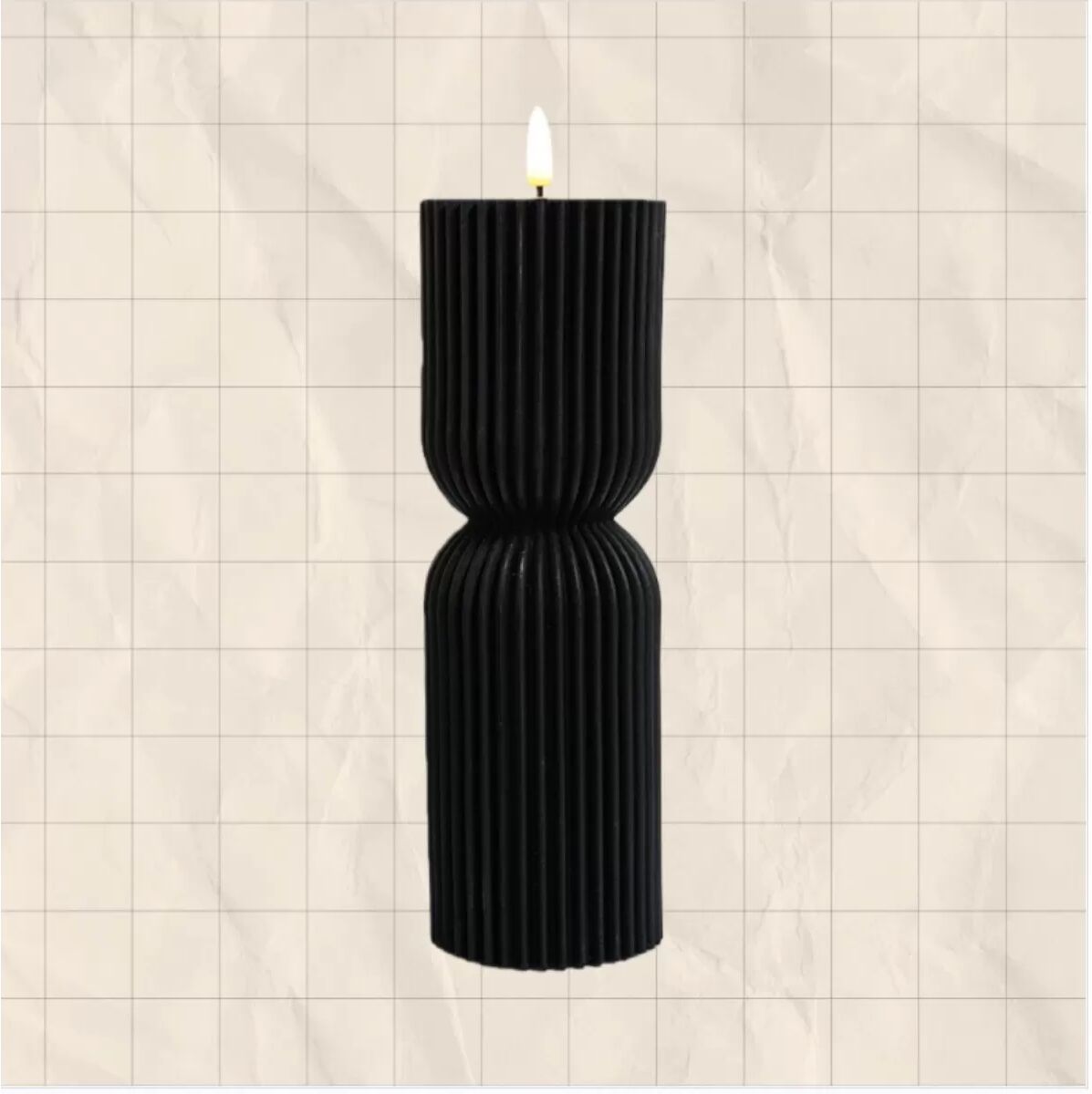 INF Bougie LED Noire Sans Flamme à Piliers Rayés - 7,5cm x 23cm - Fonctionne sur Piles