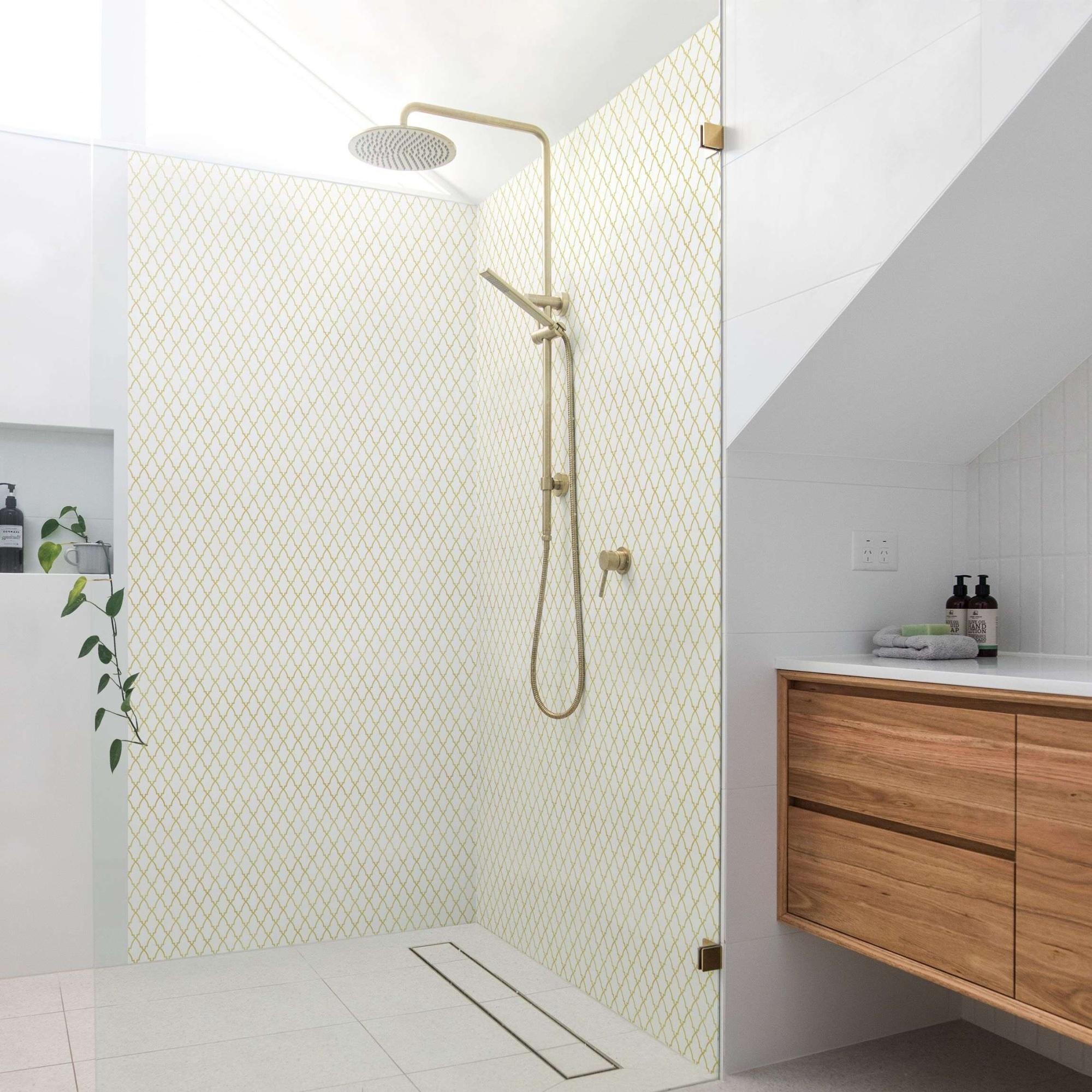 Duschrückwand mit Motiv selbstklebend - 0.61 mm Wandpaneel wasserfest Design beige Fliesenoptik Illustration Badrückwand fugenlos Premium matt 100x190 cm