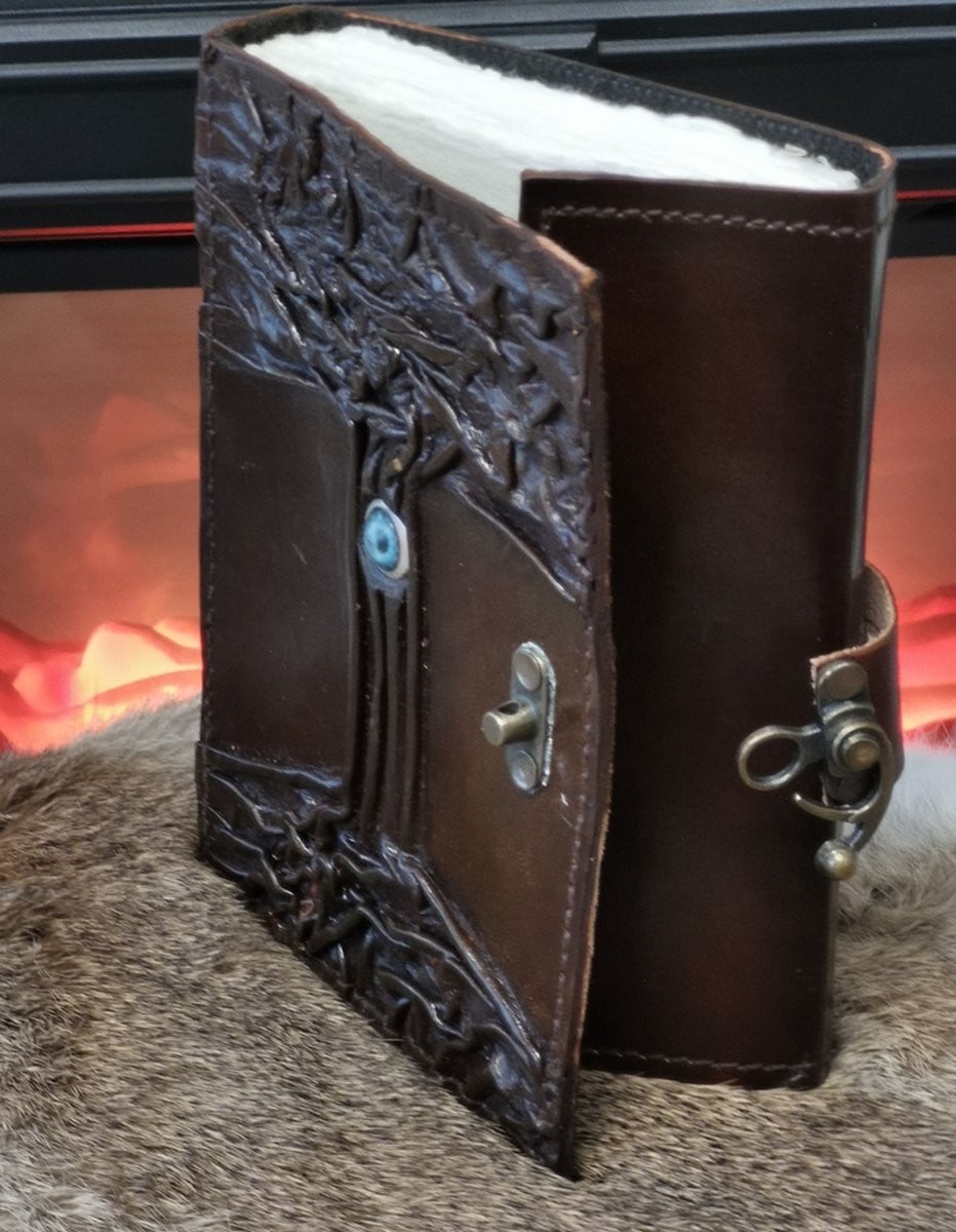 Black Tan Book Evil Eye Decor met 160 pagina's en schepranden, 17 x 12,5 cm