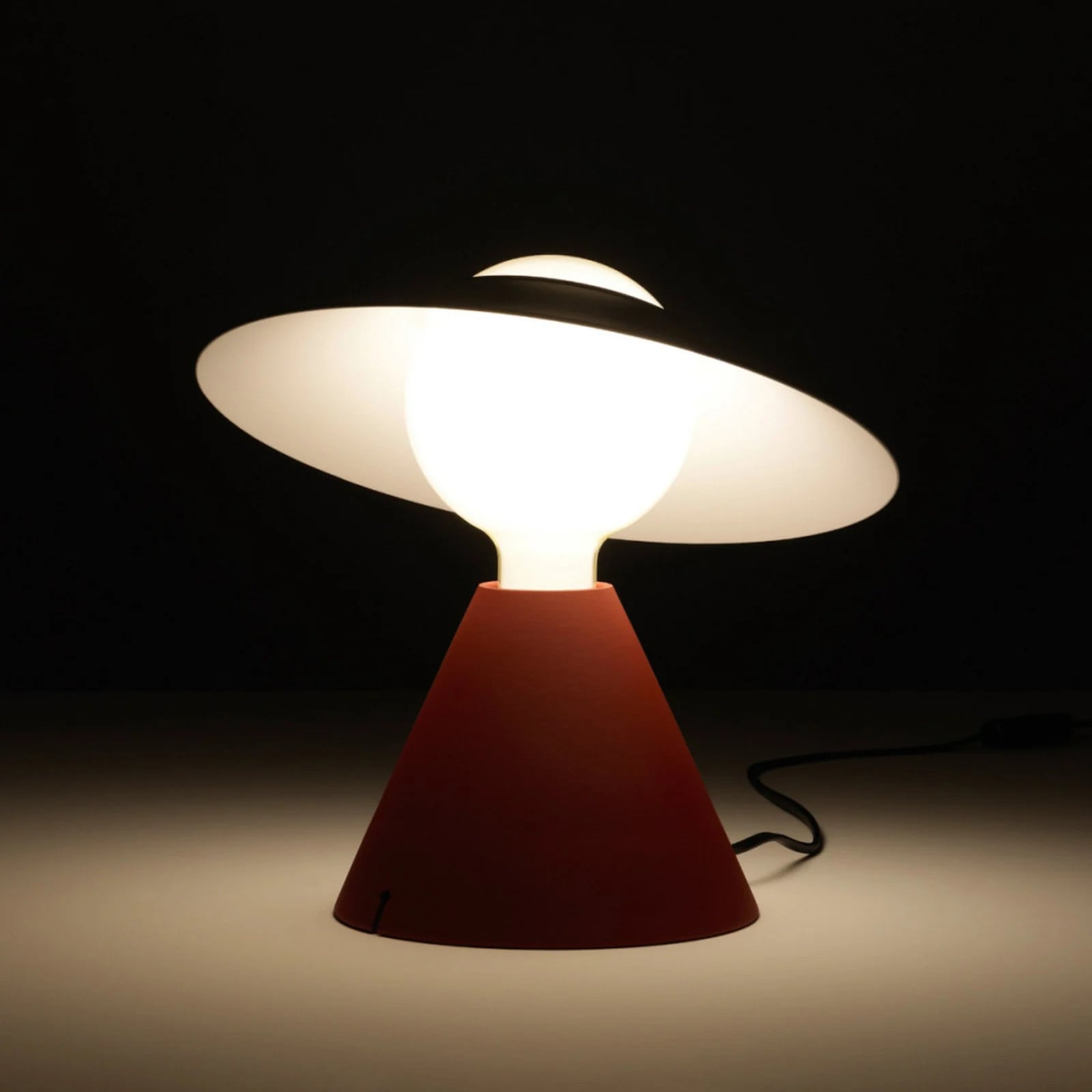 Stilnovo Fante LED tafellamp met lampenkap, rood