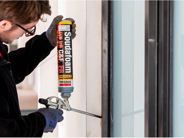 Mastic FIRECRYL FR gris 310ml - SOUDAL - 107433
