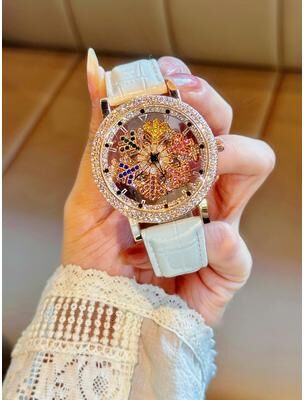 Fusion Finds Luxury Quartz Watch For Women With Rotating Snowflake Dial & Leather Strap Luxury Quartz Watch For Women With Rotating Snowflake Dial & Leather Strap