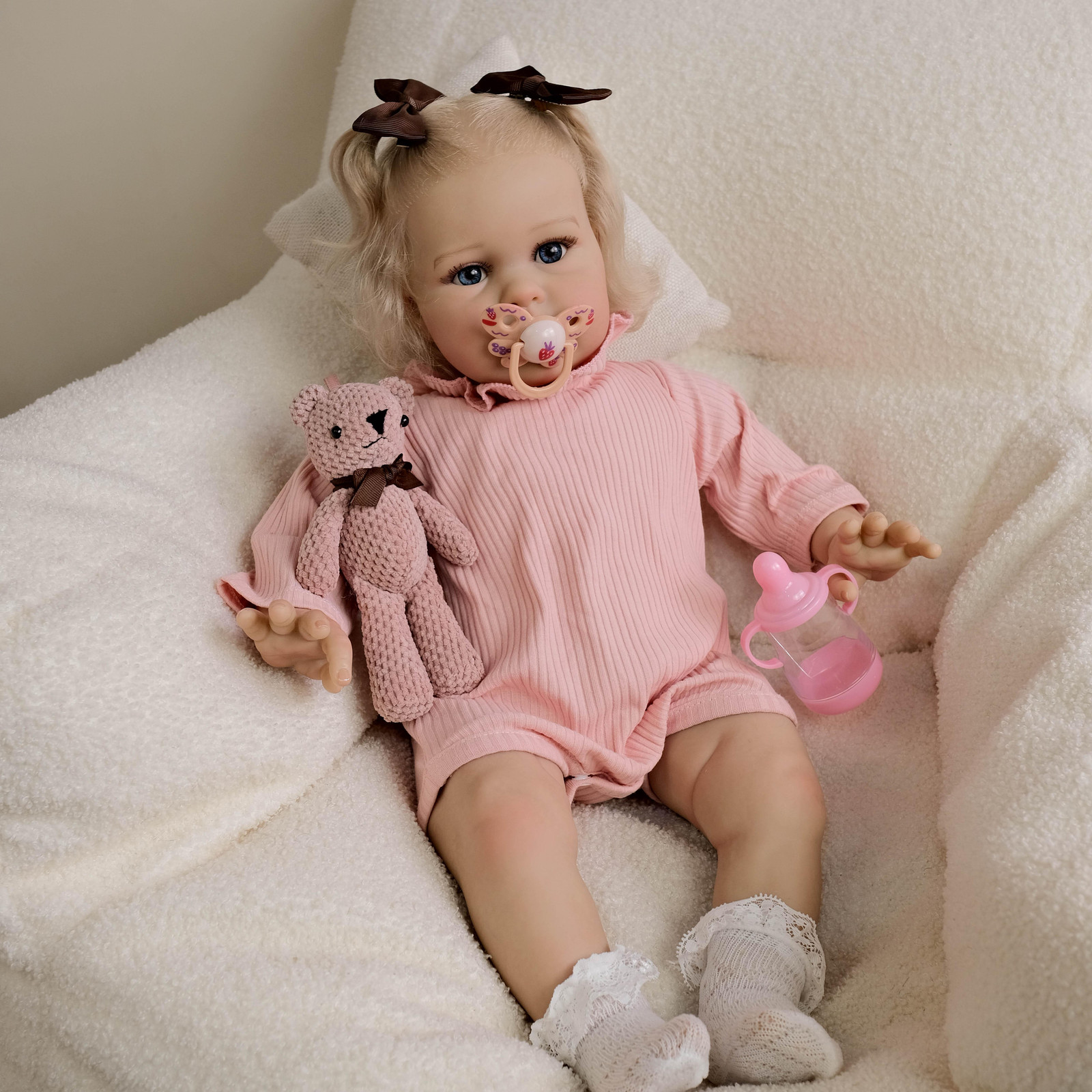 Novavision Reborn-babypop 60 cm, levensechte prinsessenpop voor peuters en nieuwgeborenen met zachte 3D-huid en handgemaakt haar