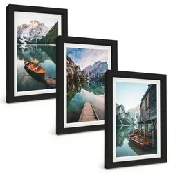 BILDER SET 3er Set - 20x30 cm Schwarzer Rahmen - See, Berge, Boote, Ferienhaus
