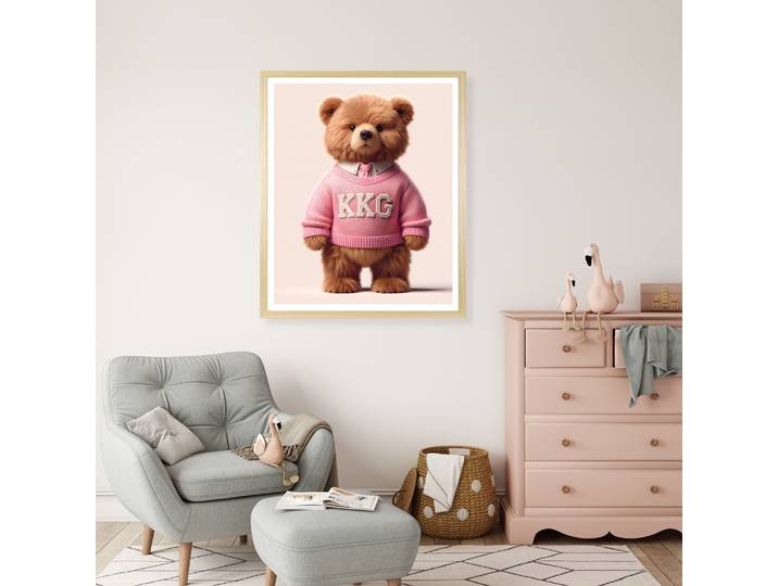 Bild mit Rahmen QUEENCE Vintage Teddy Bär Mädchen mit Krawatte in rosa , rosa (farbe rahmen: beige, farbe bild(er): beige), B:50cm H:70cm T:1,5cm, Acrylglas, Holzrahmen, Bilder, Bild mit Rahmen, HD Premium Poster-Druck inkl. Echtholzrahmen in beige