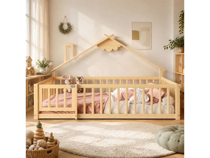 Lit cabane enfant 140x190 cm avec barrière de sécurité et portillon structure en pin et MDF naturel FOLYNA
