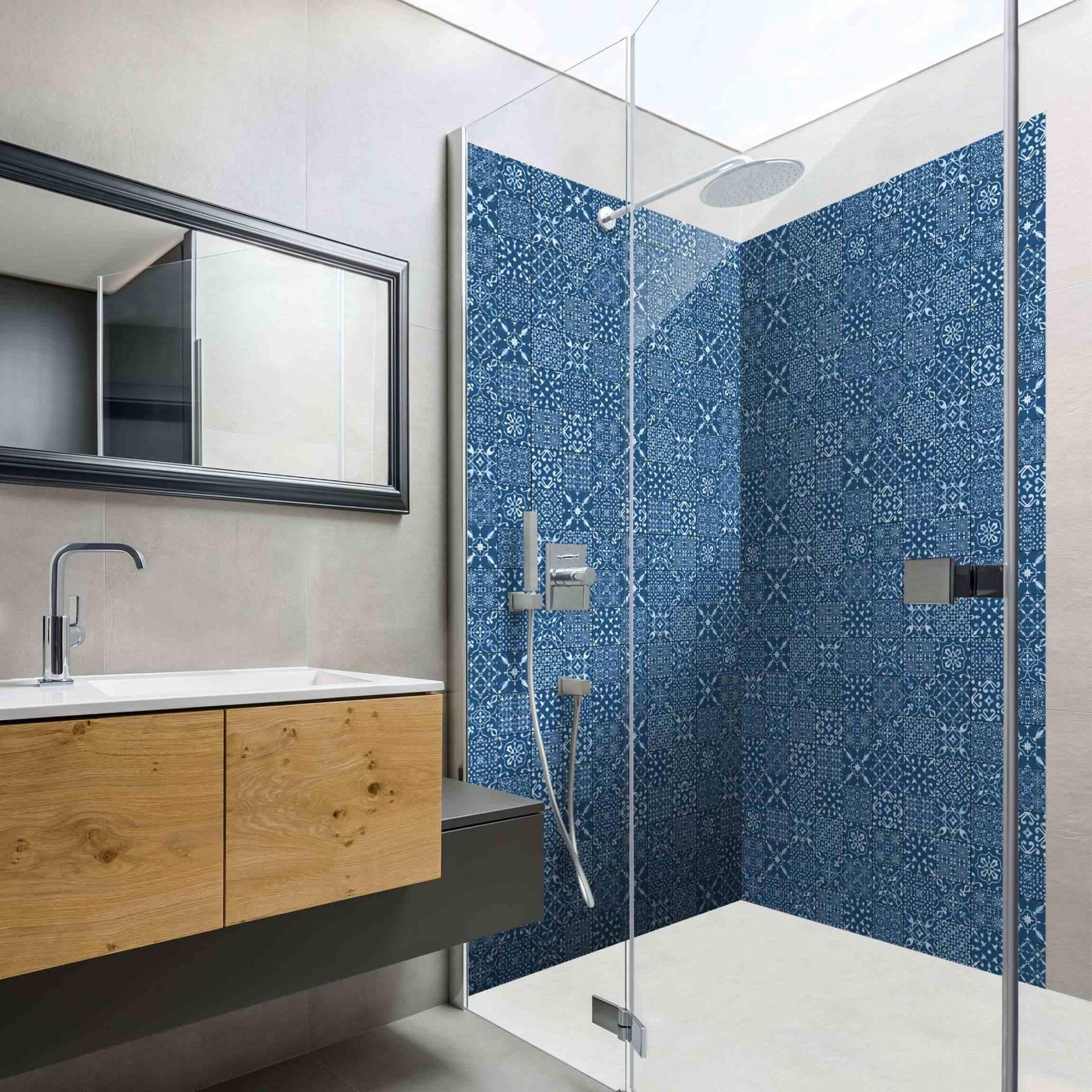 Duschrückwand Muster selbstklebend - 0.61 mm Wandpaneel wasserfest Design blau Fliesenoptik Illustration Badrückwand fugenlos Premium matt 100x190 cm