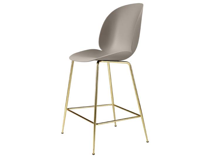 GUBI tabouret BEETLE COUNTER CHAIR base laiton (New beige - polypropylène et acier)