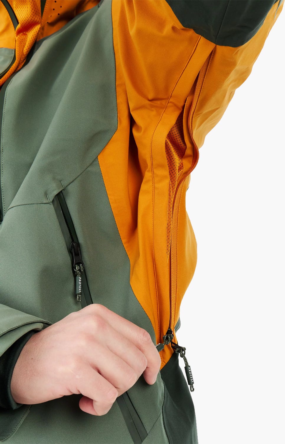 Protest Throw Mann