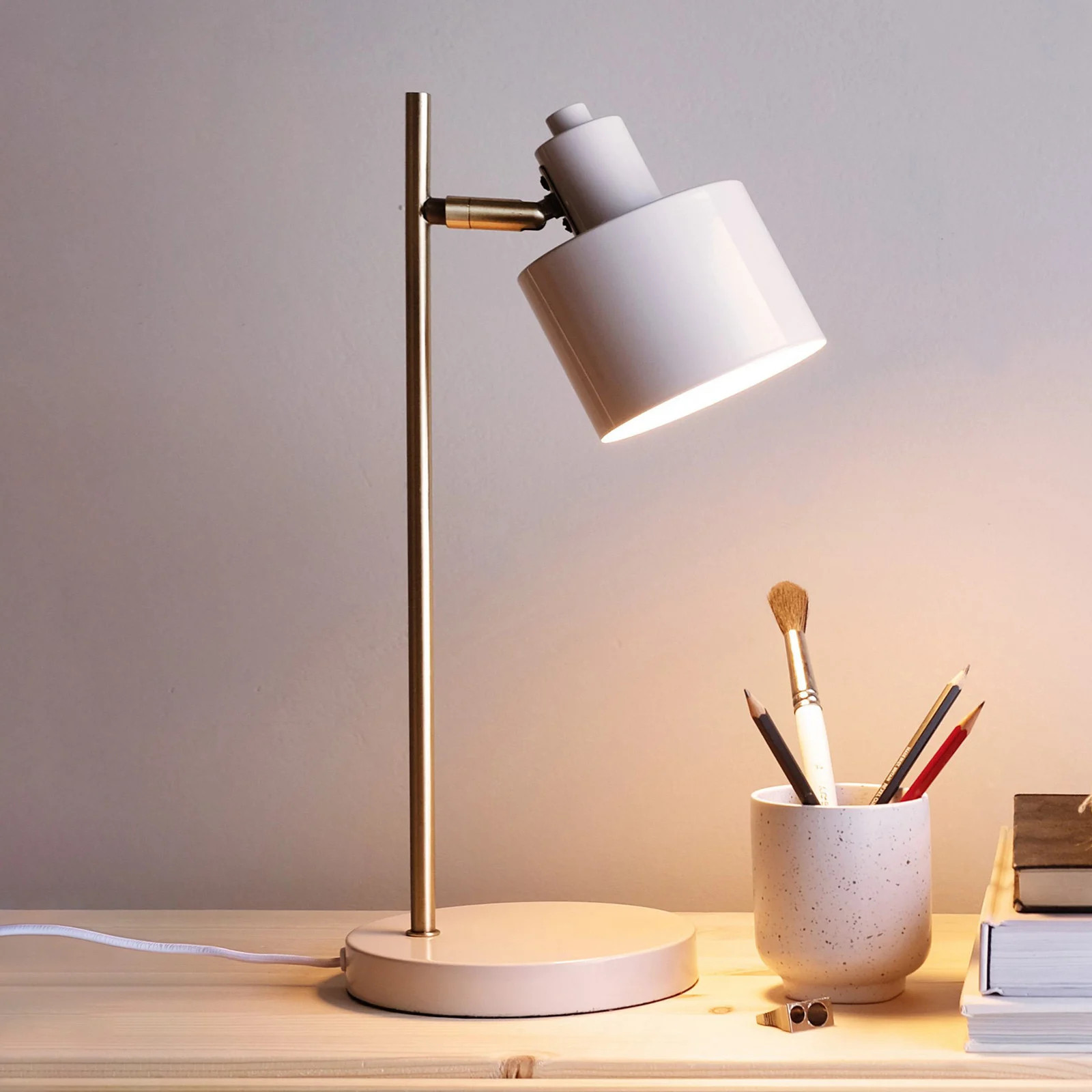 Dyberg Larsen Ocean tafellamp beige/messing met lampenkap
