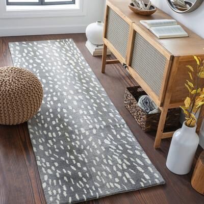 Livabliss Katerina Handmade Modern Animal Print Wool Area Rug