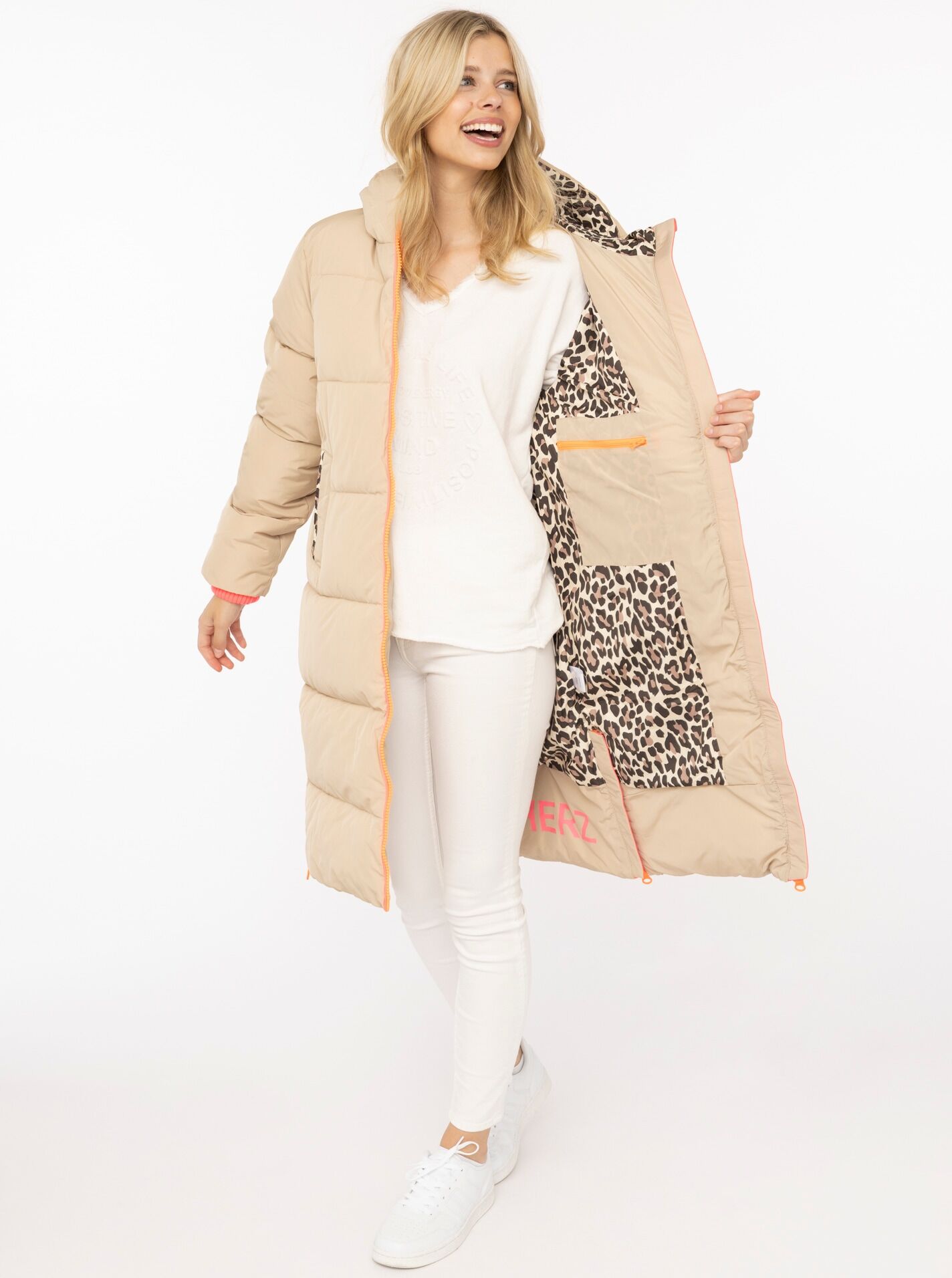 Steppmantel ZWILLINGSHERZ "„Leo Kapuze“", Damen, Gr. XXL, beige, Obermaterial: 100% Polyester, Mäntel Steppmantel, Kapuze mit Leofutter, Reissverschluss, Taschen, elastische Bündchen beige XXL