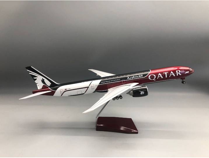 Maquette d'avion à l'échelle 1/47 pour B777-300 Qatar, modèle d'avion en résine moulée sous pression, miniatures de collection, kit de modélisme pour adultes, cadeaux aviation