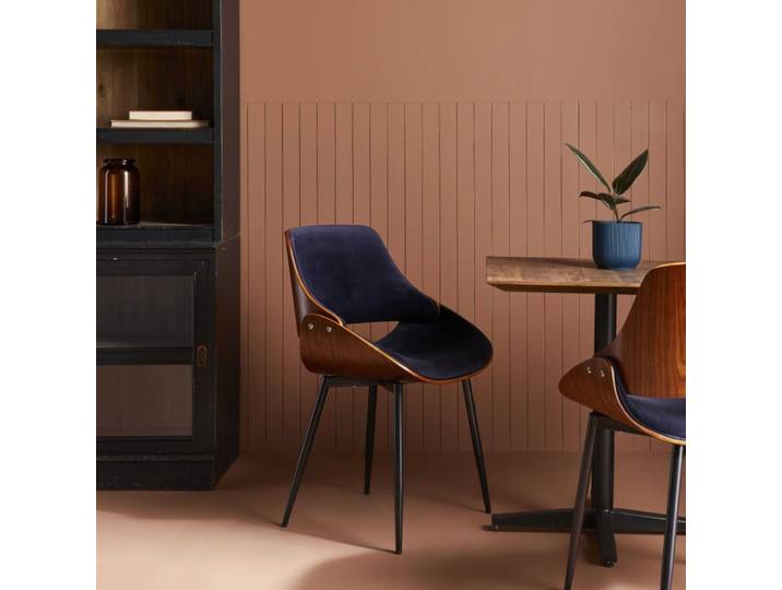 Chaise en velours bleu piètement en métal - h78 cm
