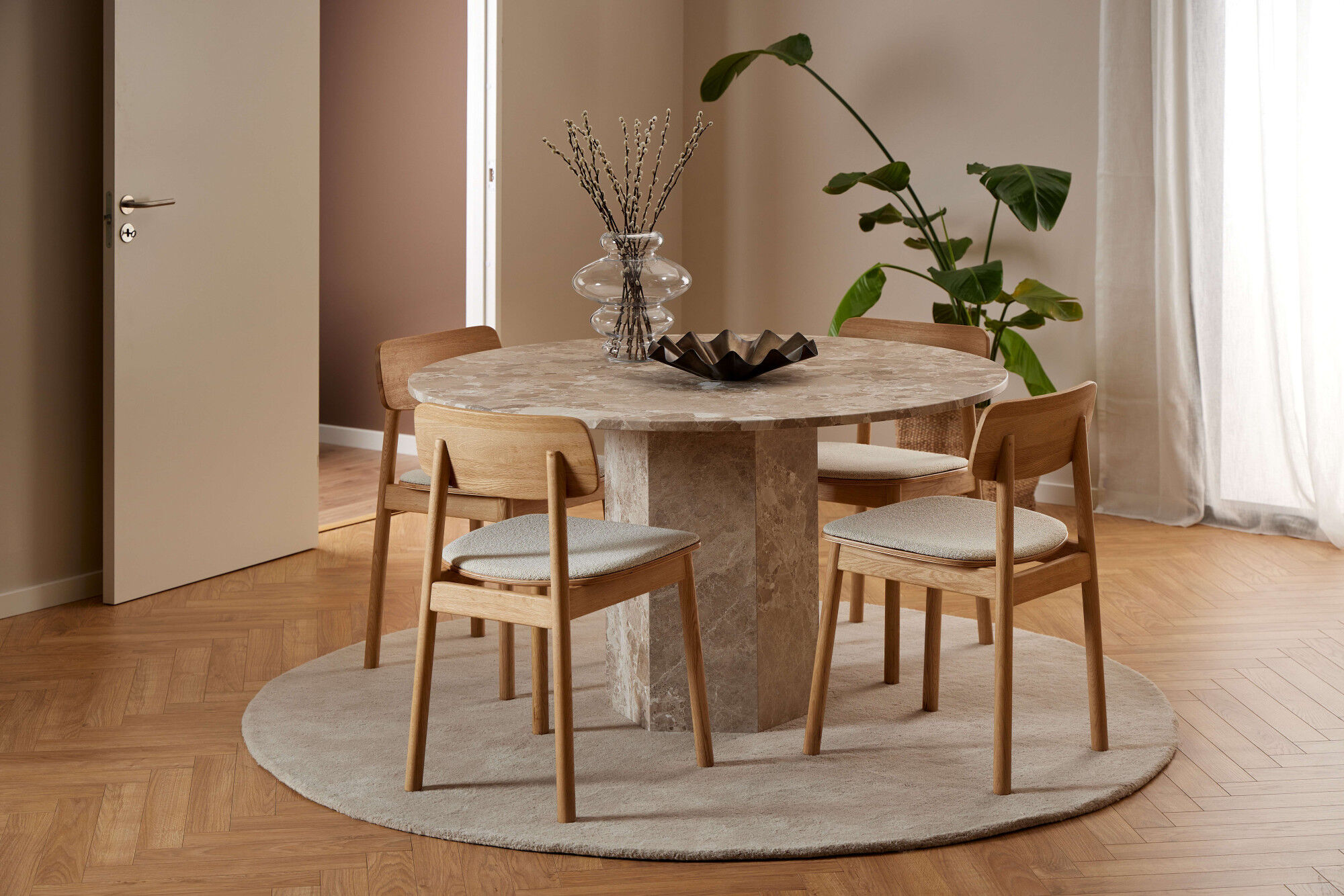 Esstisch ACTONA GROUP "Naxos aus einzigartigem Marmor, stillvolles und dänisches Design", beige (matt latte braun, matt latte braun, matt latte braun), B:130cm H:75cm T:130cm, Tische, Esstisch, robuster sechseckige Sockel, unikat, runder Esstisch, Ø130x75