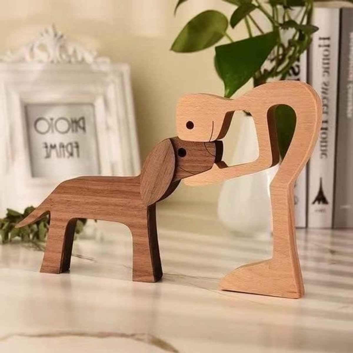 Handgesneden houten hondenfiguur ornament voor hondenliefhebbers