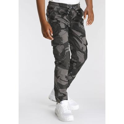 Cargohose KIDSWORLD "in coolen Tarnfarben", Jungen, Gr. 170, N-Gr, grau (grau, tarnfarben), Twill, Obermaterial: 98% Baumwolle, 2% Elasthan, tarnfarben, Basic lang, Hosen Cargohose, mit lässigen Cargotaschen