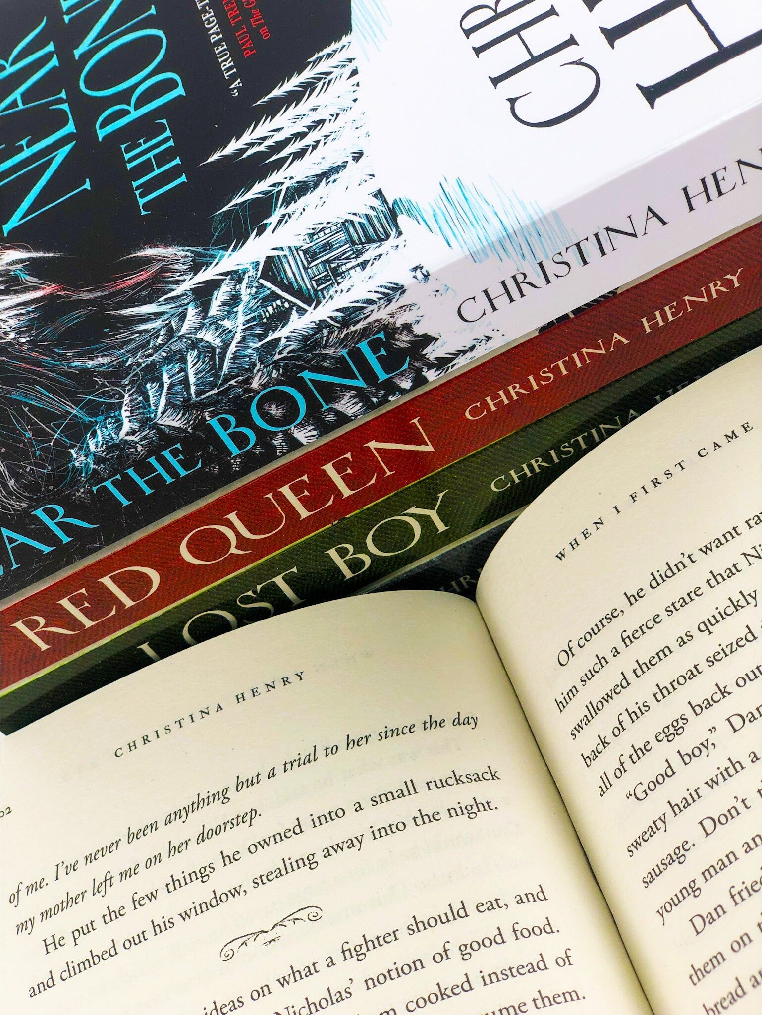 Titan Christina Henry Chronicles of Alice 5 Books Collection Set (Near the Bone, Looking Glass, Red Queen, Lost Boy, Alice)
