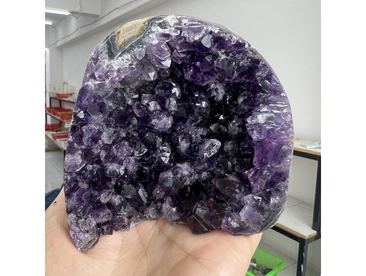 818g 8cm Grappe de cristaux de quartz améthyste naturelle d'Uruguay sur support