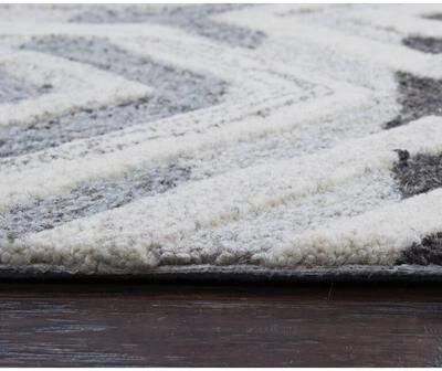 Alora Decor Makalu Grey and Natural Hand-tufted Geometric Wool Rug