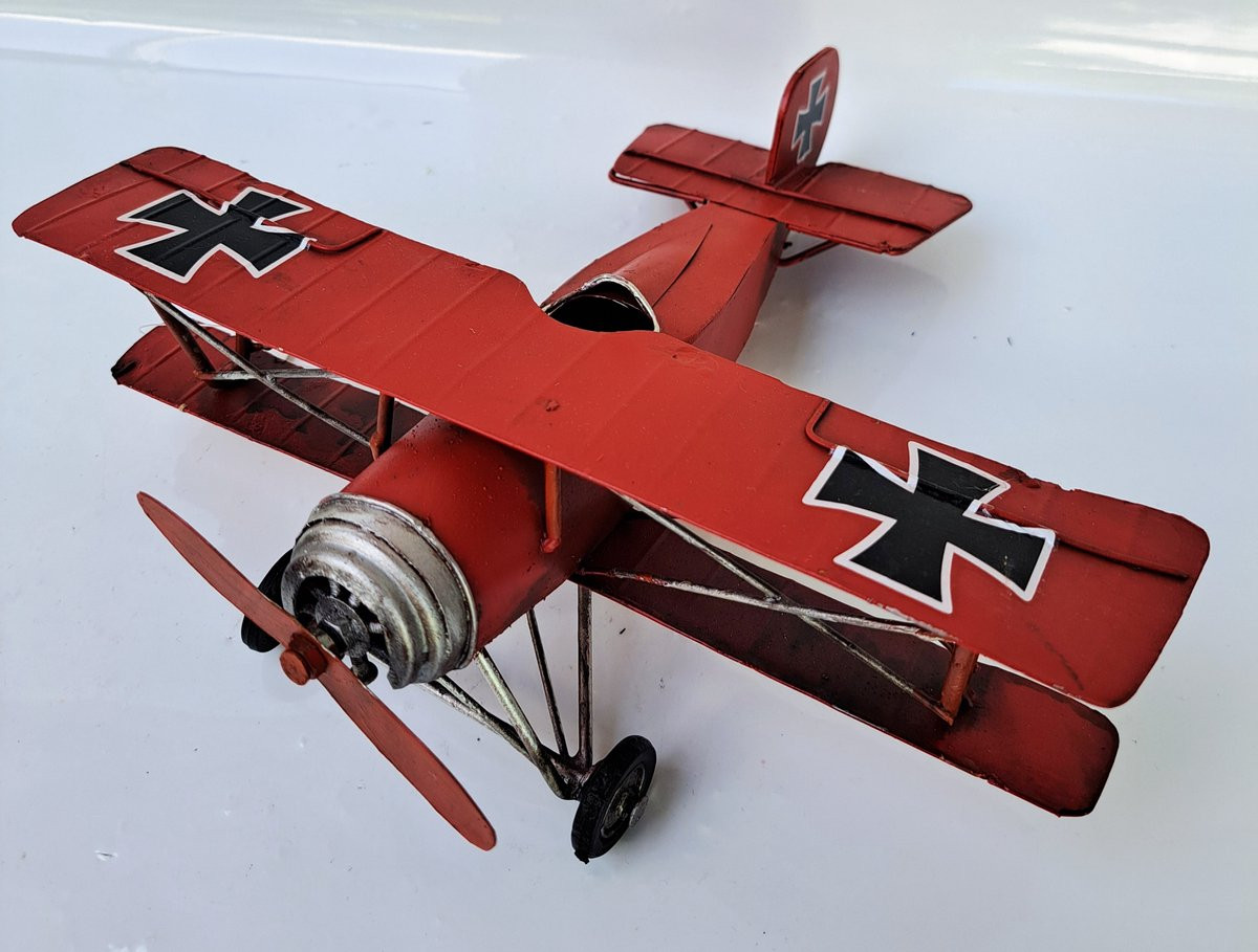 Blikken decoratie vliegtuig Red Baron dubbeldekker rood, lengte 25 cm