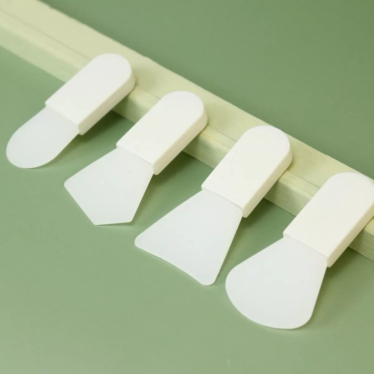 INF Kurzer Griff Silikon Gesichtsmasken Pinsel Set - 4 Stück für gleichmäßiges Auftragen