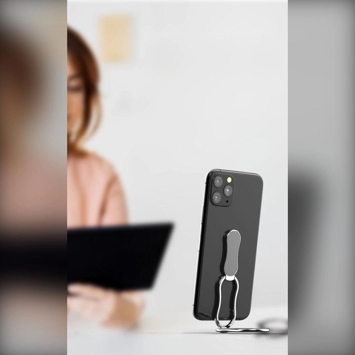 INF Zusammenklappbarer Doppelring-Telefonhalter mit Magnetbefestigung und starkem Acrylkleber für Livestreaming Silber
