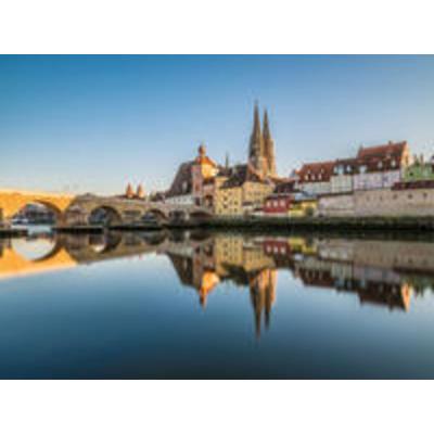 CALVENDO Puzzle Ein Motiv aus dem Kalender Regensburg, kunstvoll in Szene gesetzt | 1000 Teile Lege-Größe 64x48cm Foto-Puzzle für glückliche Stunden