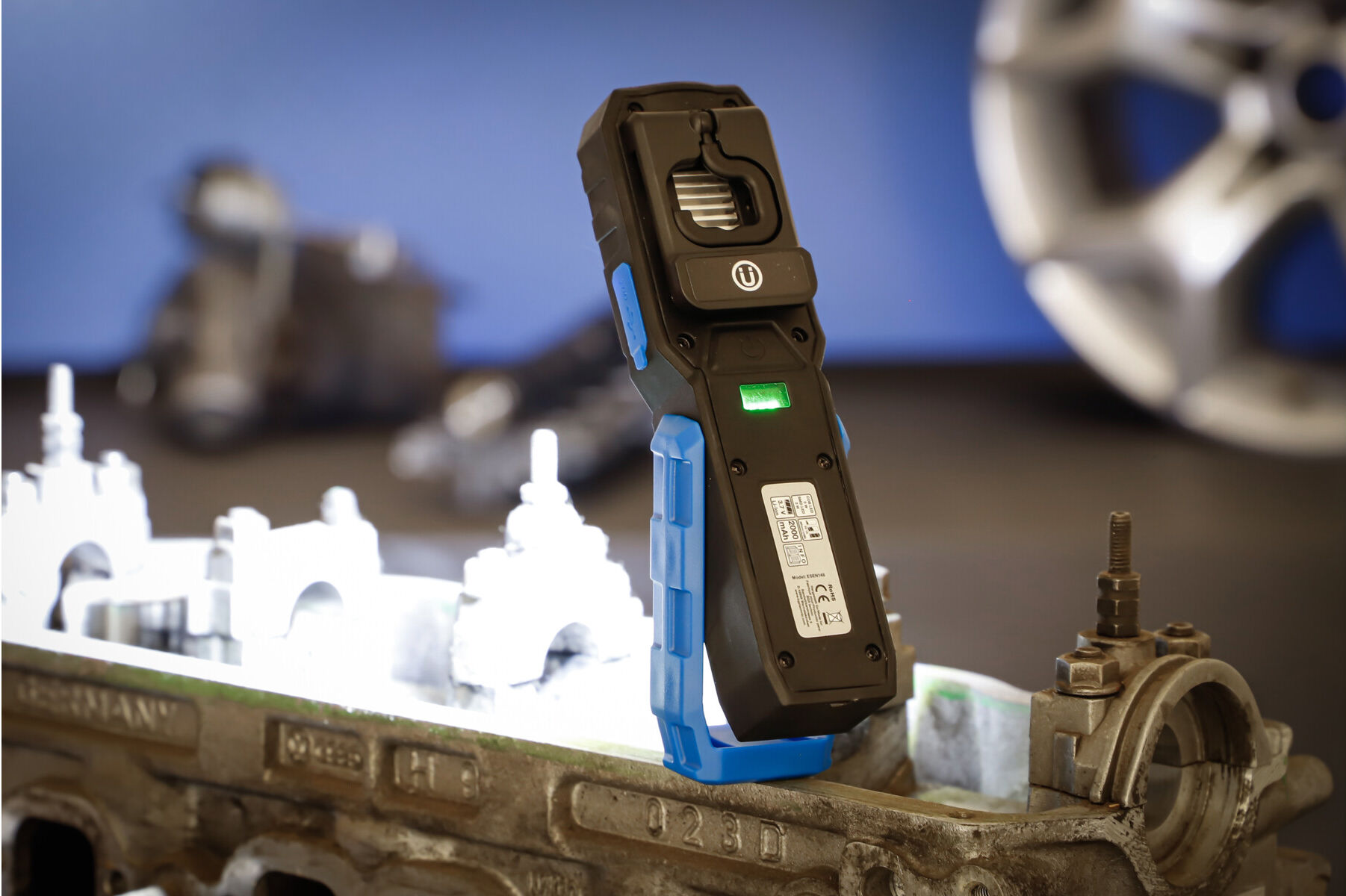 BGS COB-LED-Werkstattleuchte mit Magnet und Haken klappbar 70051 ; BGS technic)