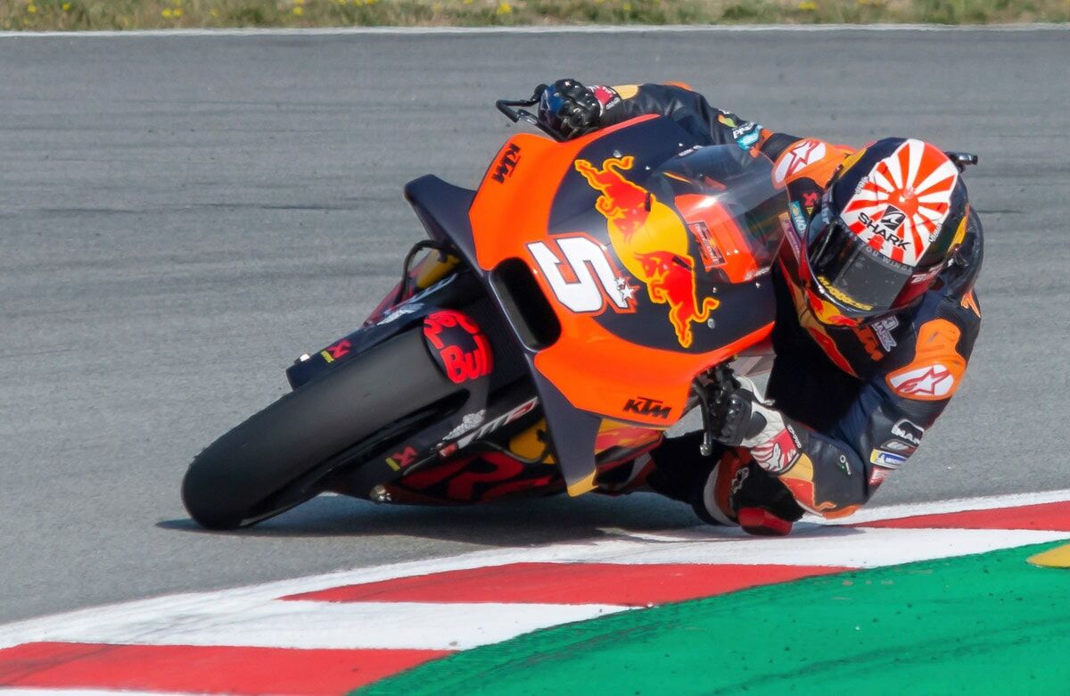 Fototapete PAPERMOON "BARCELONA MOTOGP-JOHANN ZARCO 500 CMÃ‚³ MOTORRAD WM XXL", bunt, B:2,5m L:1,86m, Vlies, Tapeten, Fototapete bunt B/L: 2,5m x 1,86m, Bahnen: 5 Stk.