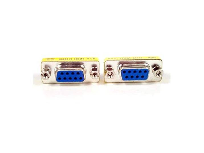 StarTech.com Slimline DB9 Serial Gender Changer