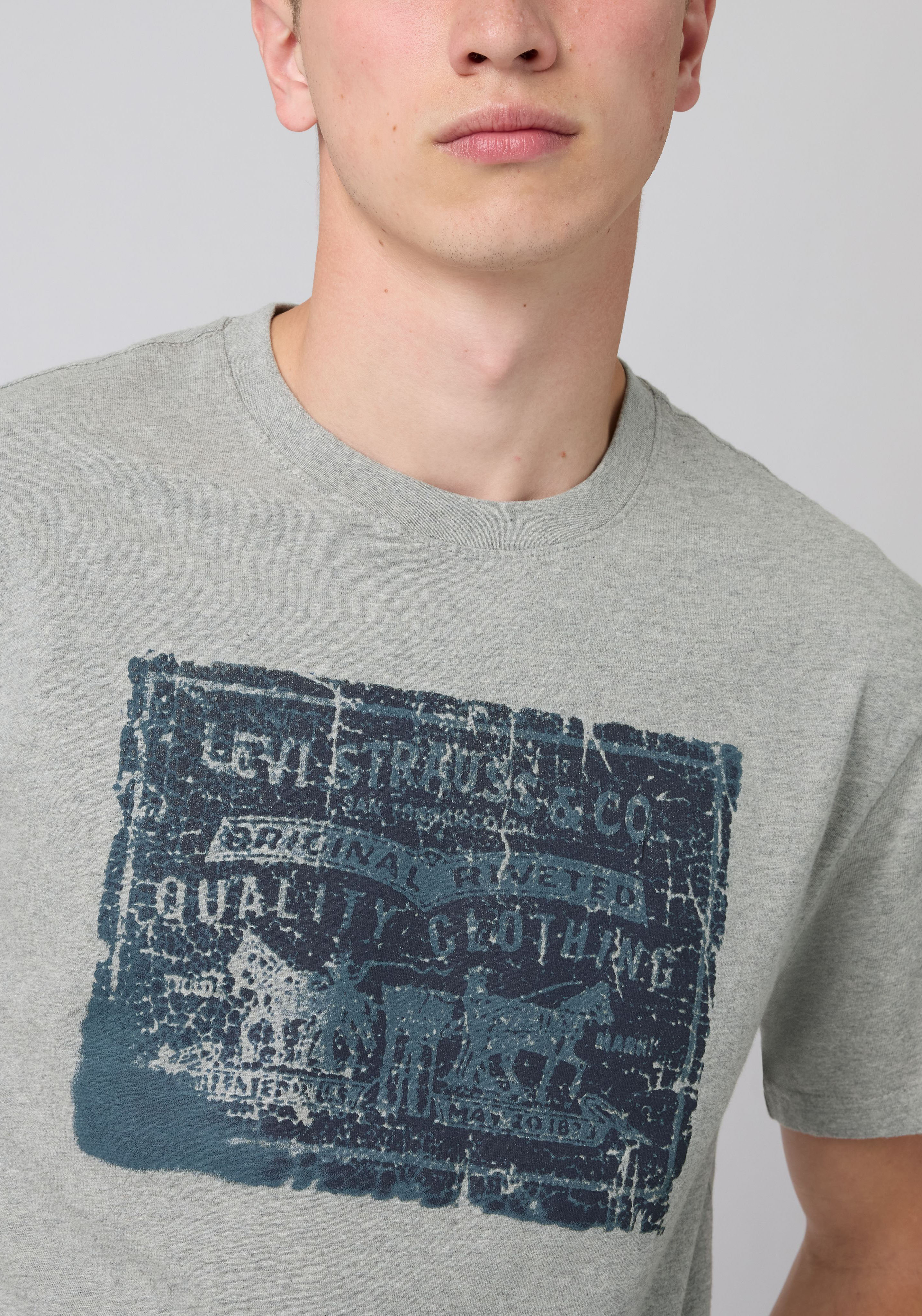 Levi's Levis "SS RELAXED FIT TEE" mit grossem Frontprint two horse pull 2 mid tone hather grau S