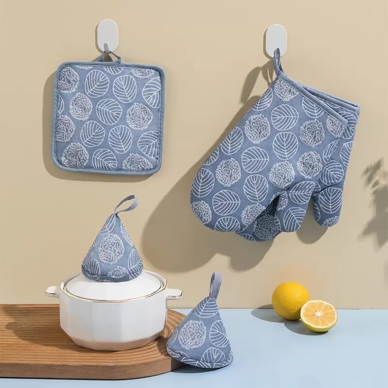 INF Küchen-Hitzeschutz 5er Set: Ofenhandschuhe, Topflappen & Topfgriffschoner Blau