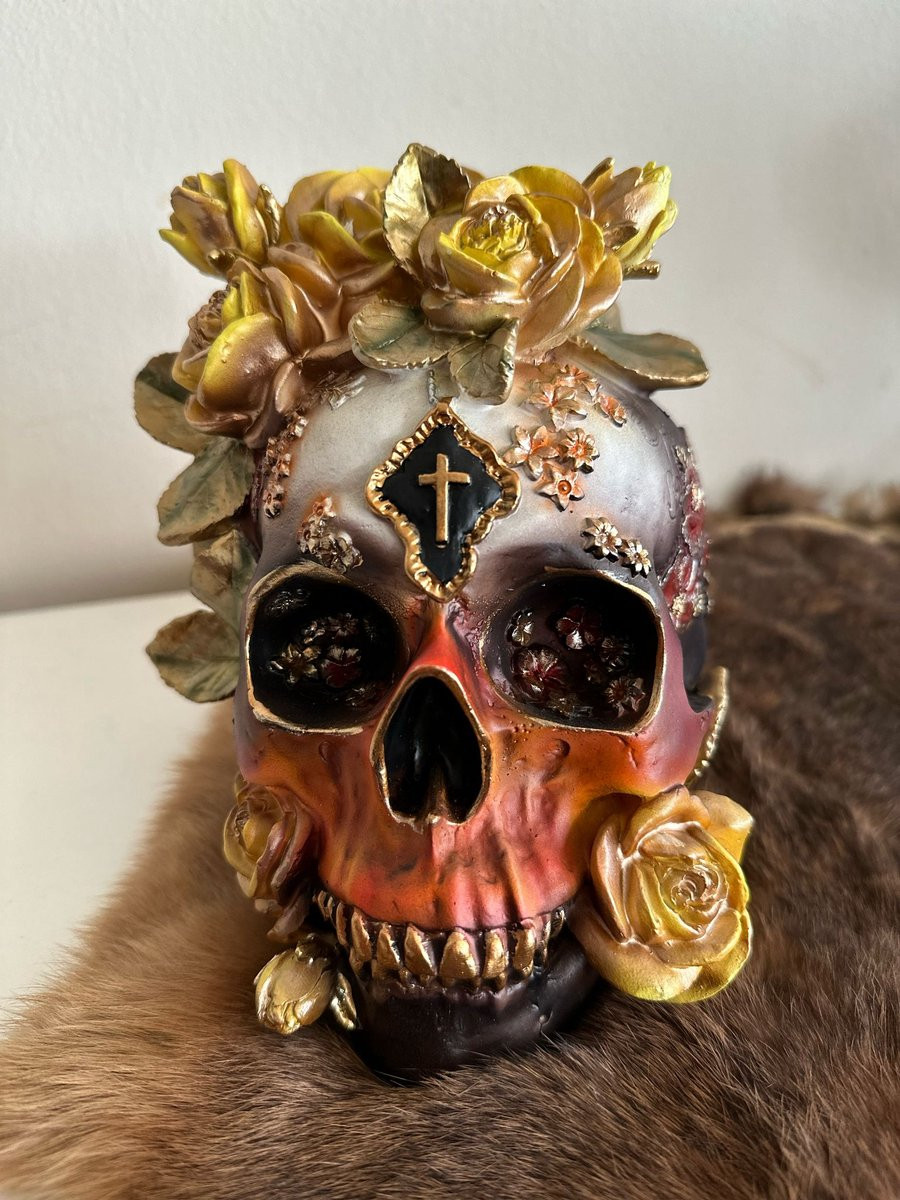 Goodyz Steampunk Collectie Skull Decoratie met Gele Rozen