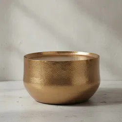 KADIMA DESIGN Orientalischer Couchtisch ANIENE: Hammerschlag-Struktur, Aluminium, hohl, 40 kg Belastung, goldfarben lackiert.