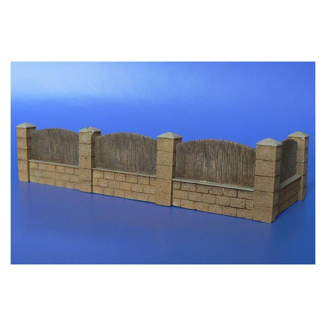 Hauler Fence with underpinning (HLH72133)