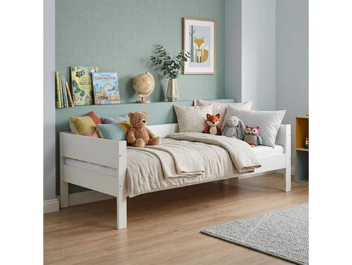 Bett Tacora Buche teilmassiv mit Lattenrost 90x200 cm 90x200cm Weiß klassischer Stil
