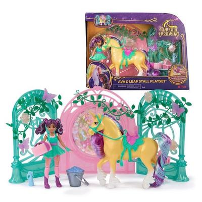 UCA Small Doll Ava & Leaf Stall Spielset