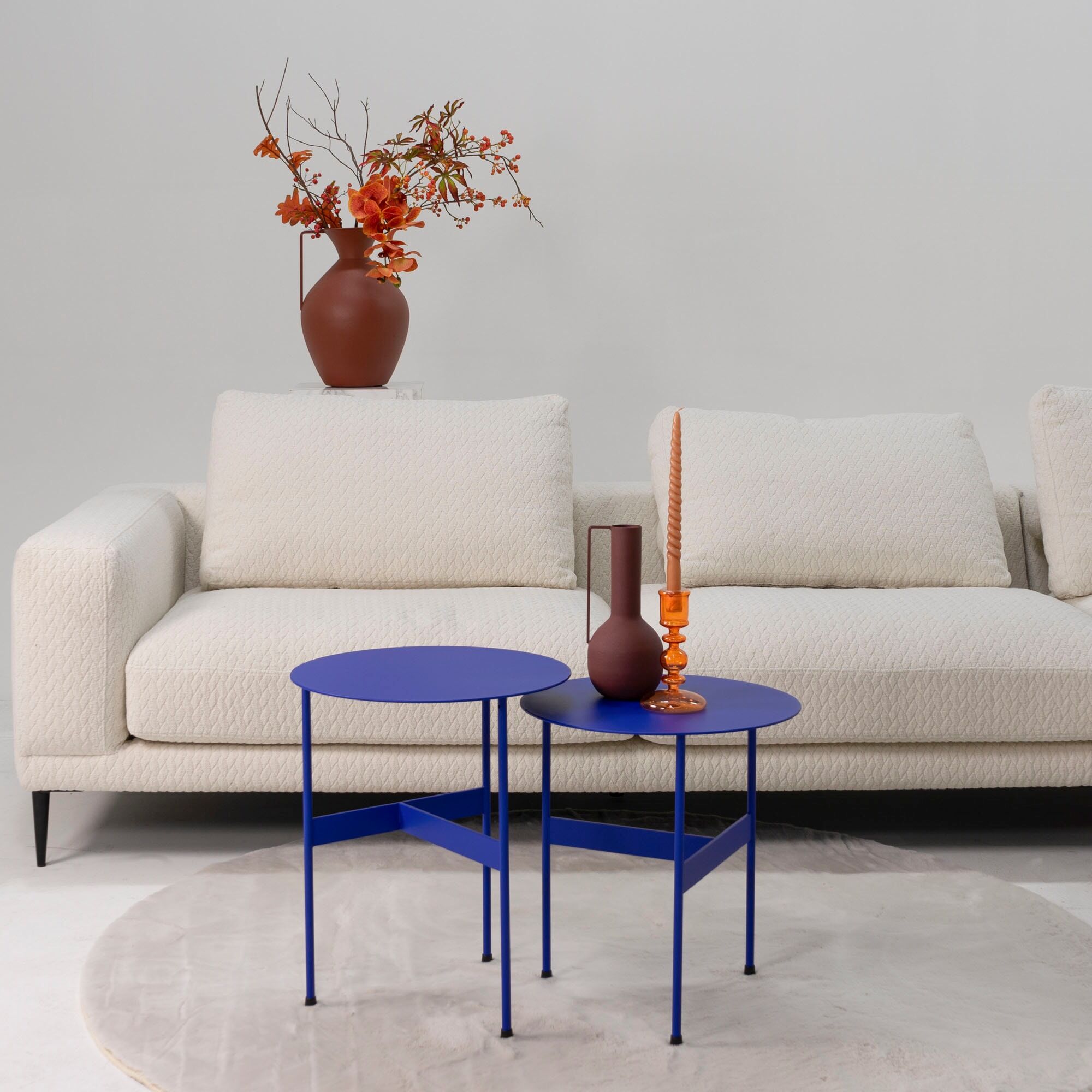 Beistelltisch SPINDER DESIGN "MIRA LOW", blau (ultramarine, ultramarine, ultramarine, ultramarine, ultramarine, ultramarine), B/H/T: 40cm x 45cm x 40cm, Tische, Beistelltisch, Beistelltisch aus Stahl ultramarine, ultramarine, ultramarine, ultramarine, ult
