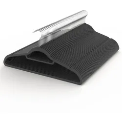 Intirilife Platzsparende Kleiderbügel 50x SAMT SCHWARZ aus Kunststoff mit Edelstahl Haken um 360 Grad drehbar und Krawattenhalter
