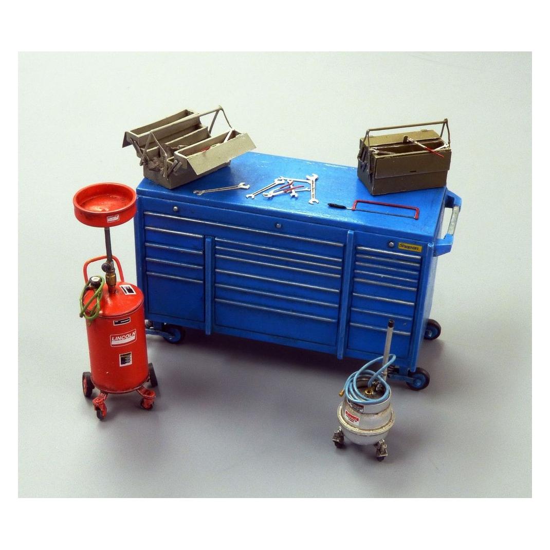 Plus Model Garage equipment (23798658)