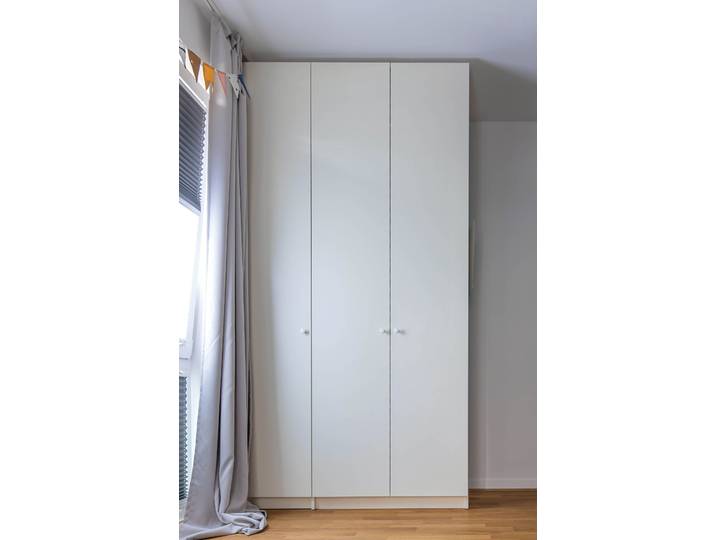 Schmaler Kleiderschrank nach Maß Premium Dekore Alpin­weiß