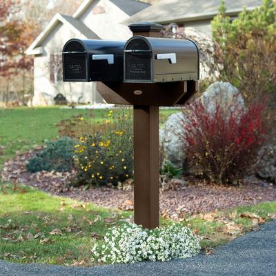 HIGHWOOD Hazelton Double-Sided Mailbox Post