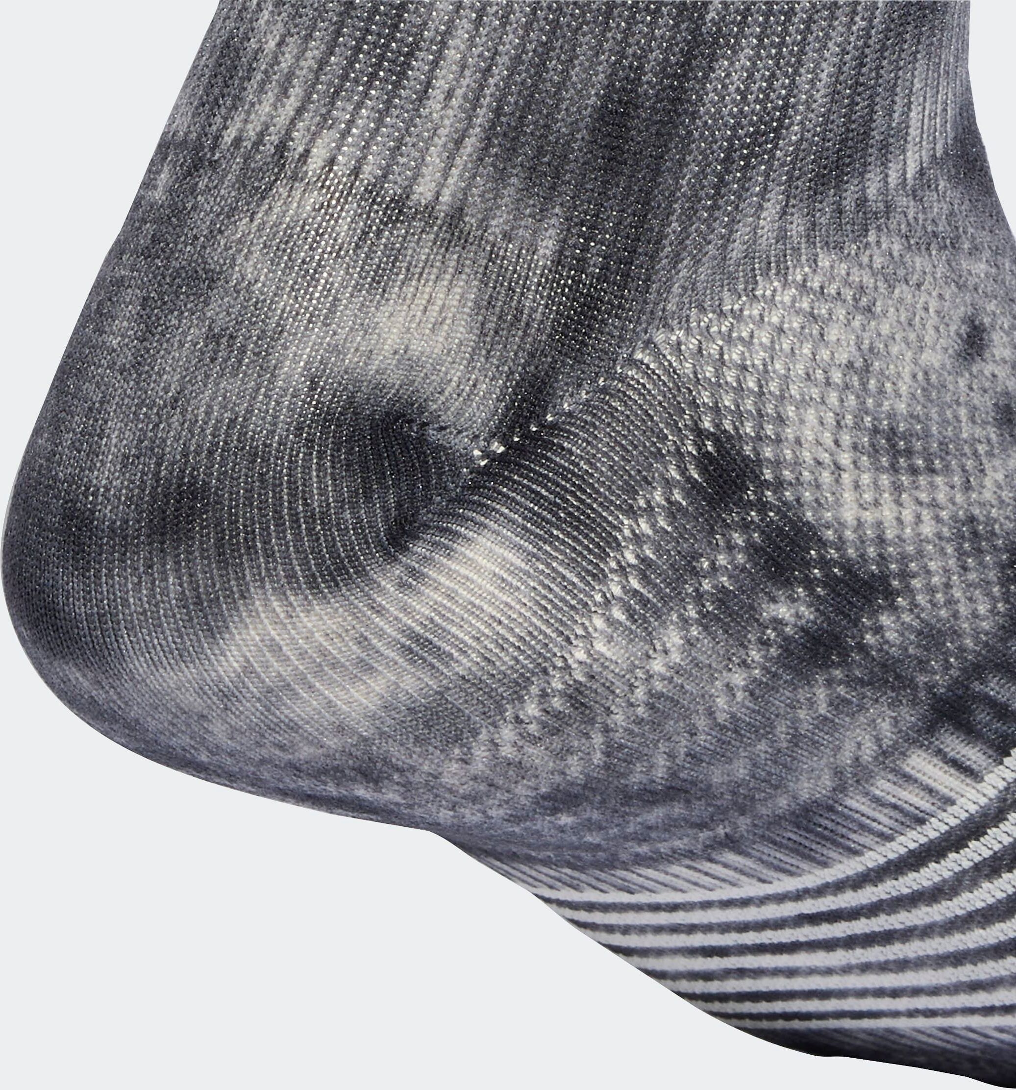 Funktionssocken ADIDAS PERFORMANCE "RUNXGRAPHIC WASHED", Gr. L (43/45), weiss (orbit grau, grau three, weiß), Obermaterial: 95% Polyester, 4% Elasthan, 1% Polyamid, Socken Funktionssocken orbit grau, grau three, weiß L (43/45)