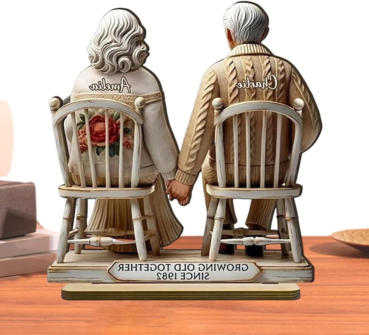 Houten Beeldje Samen Oud Worden - Bruin - 15 x 10 cm